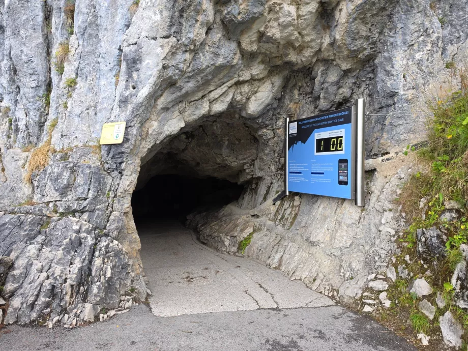 Eingang zur Eishöhle