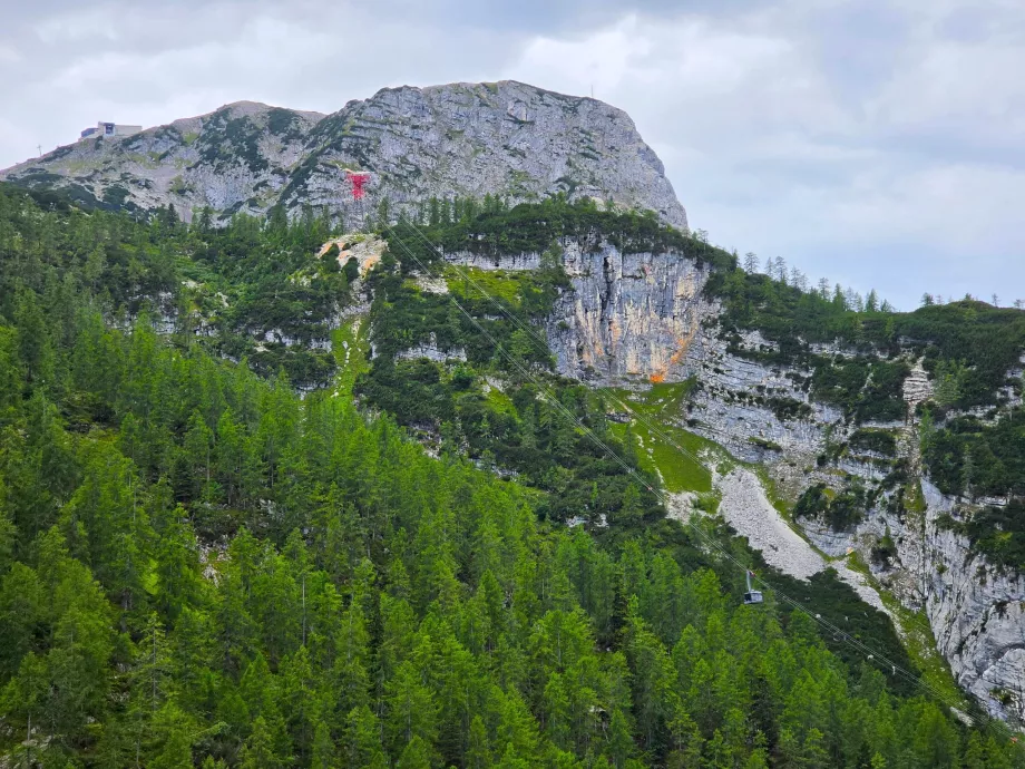 Der zweite Abschnitt der Seilbahn zum Krippenstein