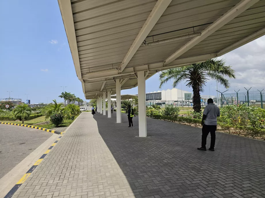 Transfersteg zwischen den Terminals 2 und 3