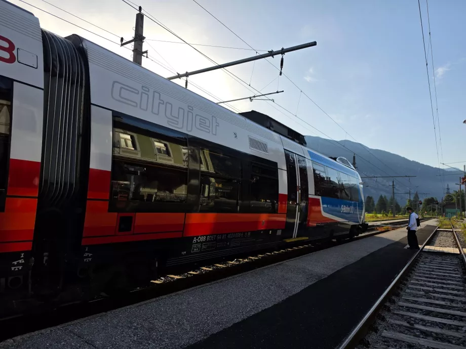 Mit dem Zug nach Hallstatt