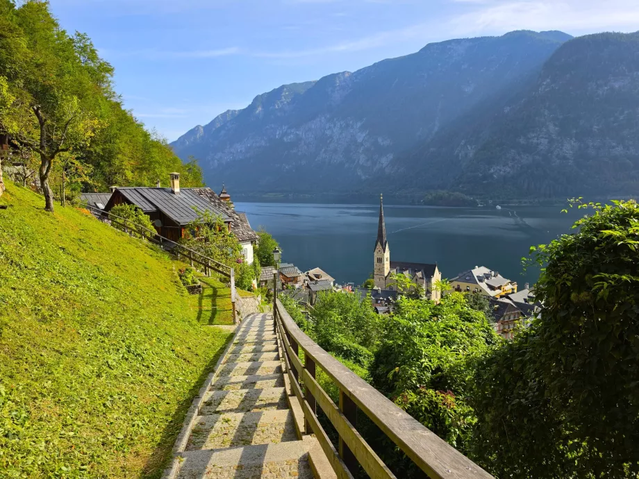 Blick auf Hallstatt vom Salzbergweg aus