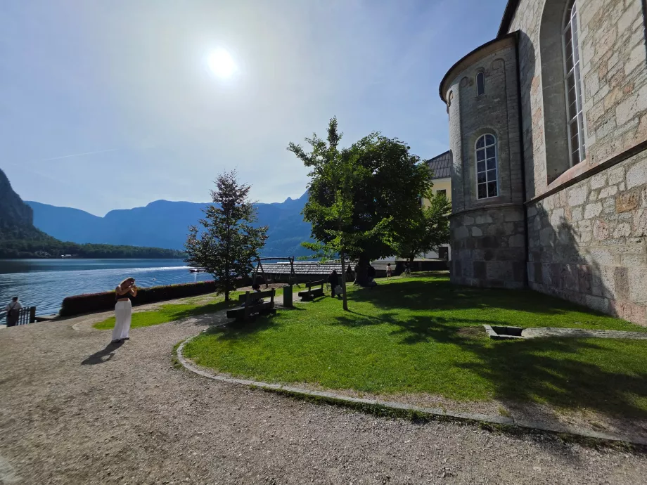 Der kleine Park vor der evangelischen Kirche