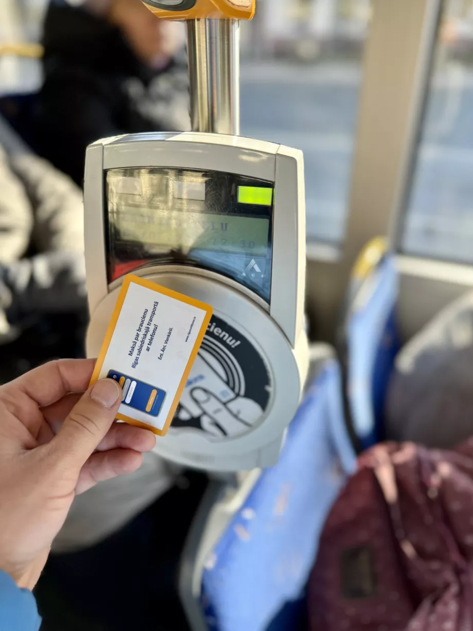 Fahrscheinkennzeichnung in öffentlichen Verkehrsmitteln