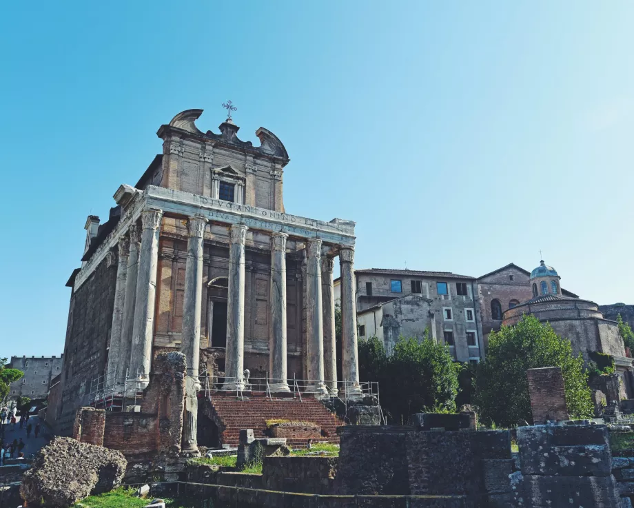 Tempel von Antonina und Faustina