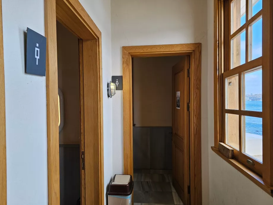 Kostenlose öffentliche Toiletten am Maiden Tower