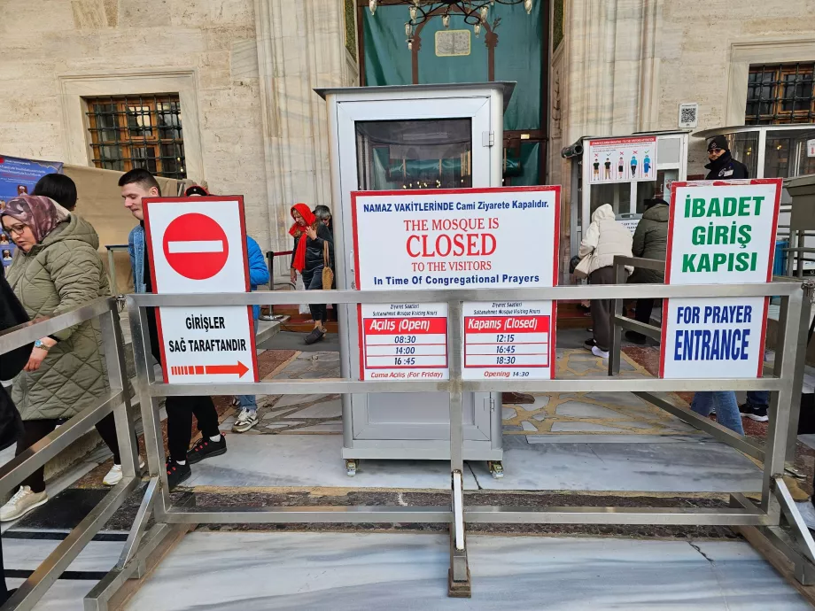 Blaue Moschee, Öffnungszeiten