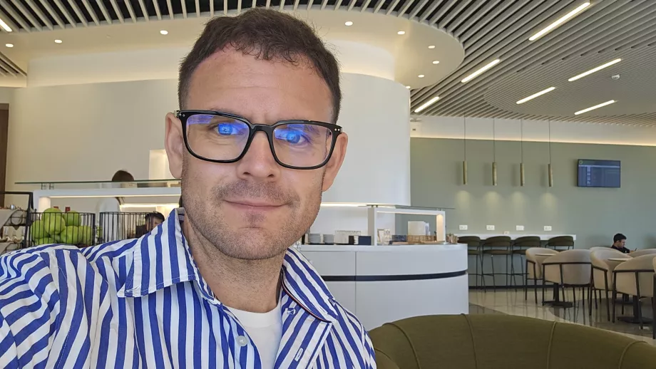 Christopher in der Globair Handling Lounge, Flughafen Rhodos