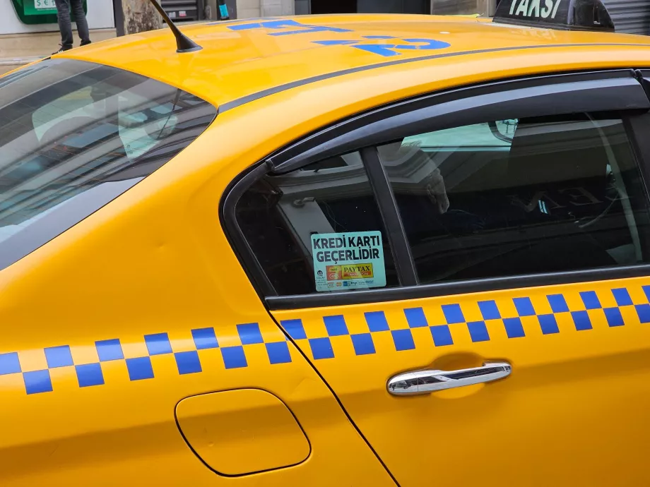 Möglichkeit, im Taxi mit Karte zu bezahlen