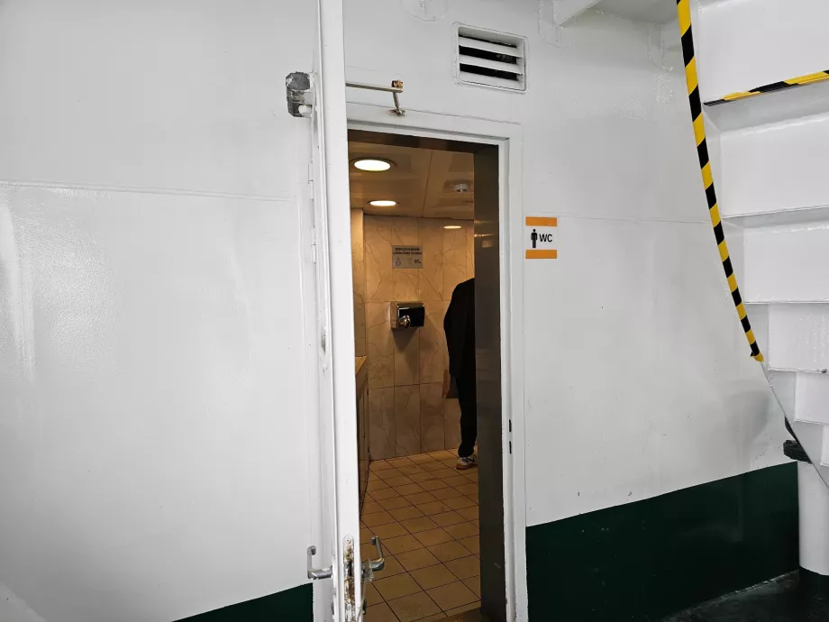 Toiletten auf der Fähre