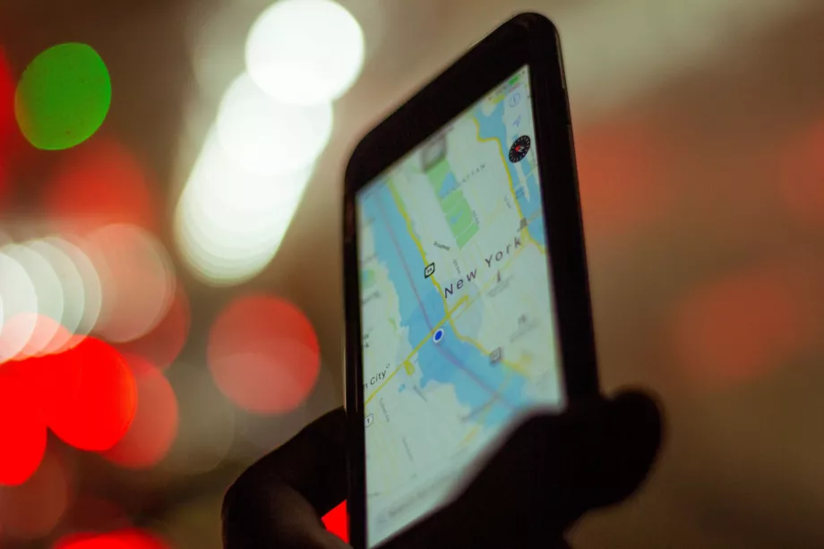 Das Internet und Karten auf Ihrem Handy im Ausland