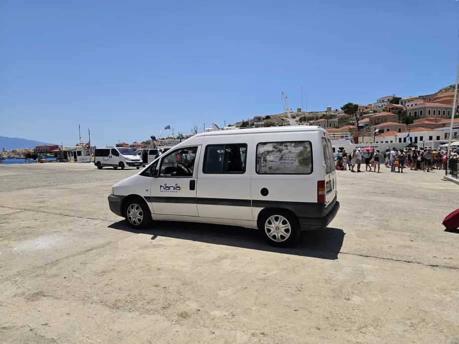Minibus Richtung Kania Beach
