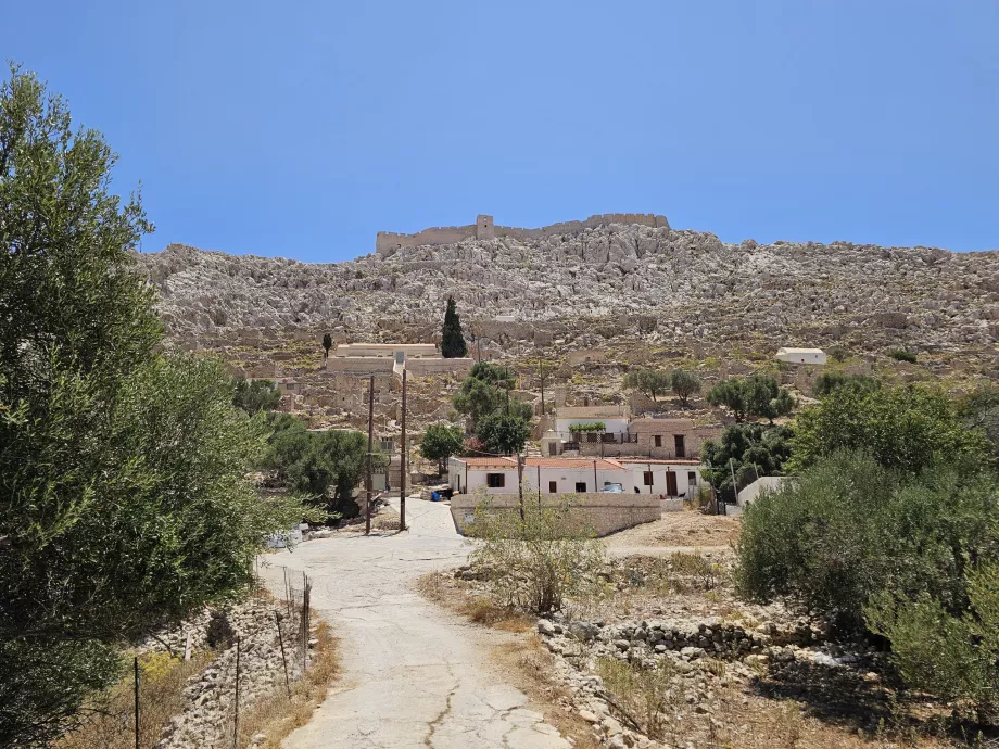 Dorf Chorio unter der Burg Chalki