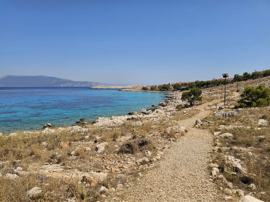 Der Weg zum Strand von Ftenagia