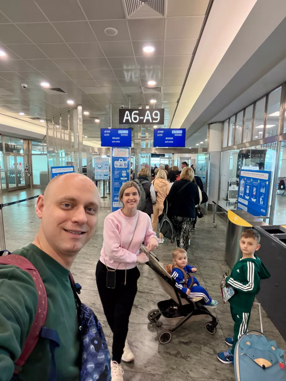 Familie vor der Abreise