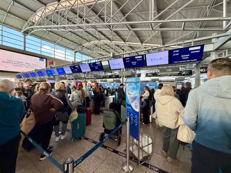 Check-in für den Flug PRG-SYX mit SCAT