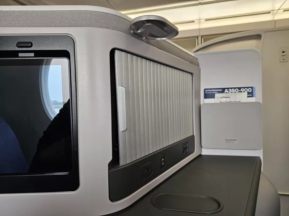 Verschließbares Fach zur Aufbewahrung von Gegenständen