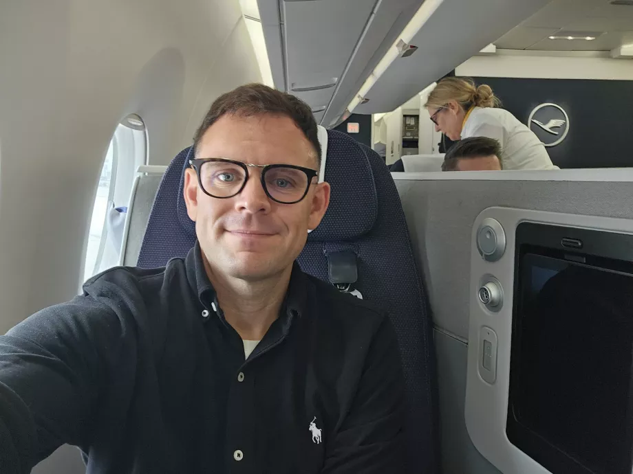 Ich in der Business Class Allegris