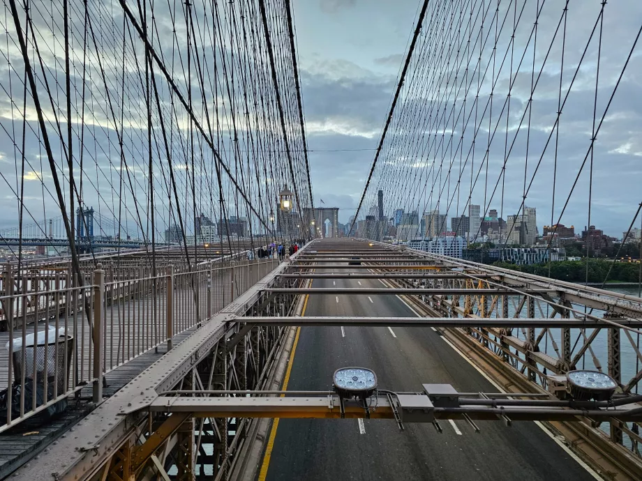 Brooklyn Bridge, Autoteil