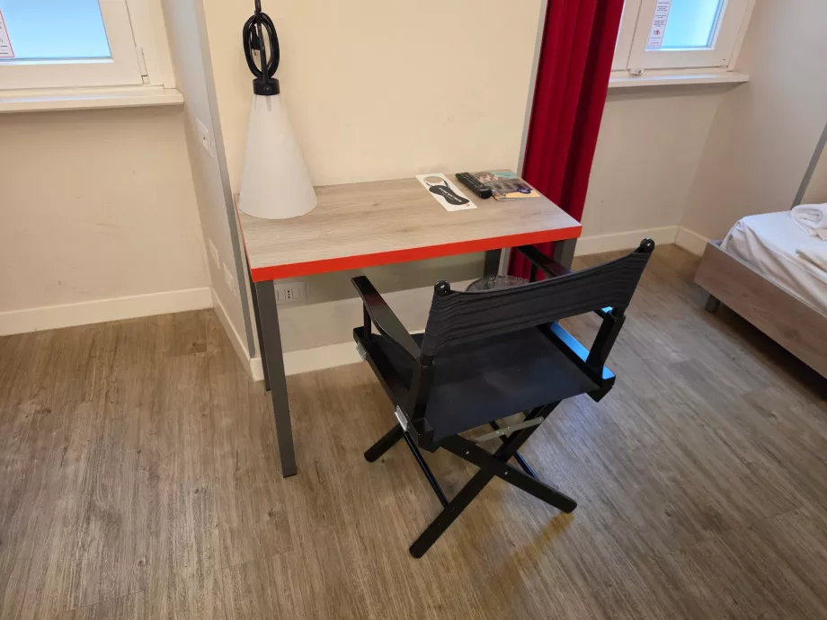 Arbeitstisch im Zimmer