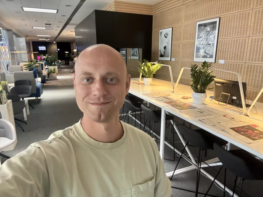 Ich in der POZ-Lounge in Poznan