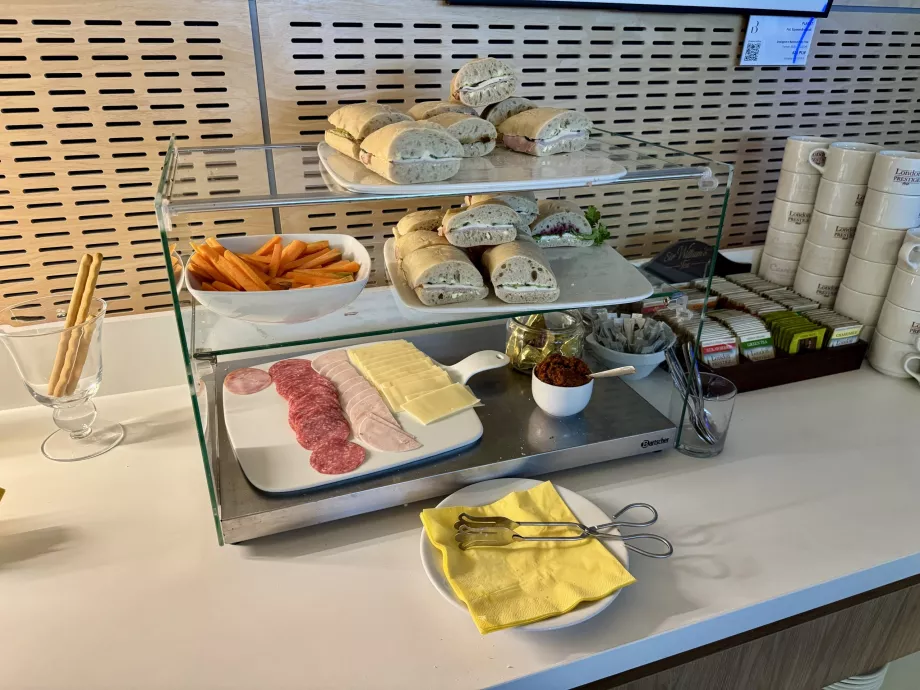 Baguette, Salami, Schinken und Käse