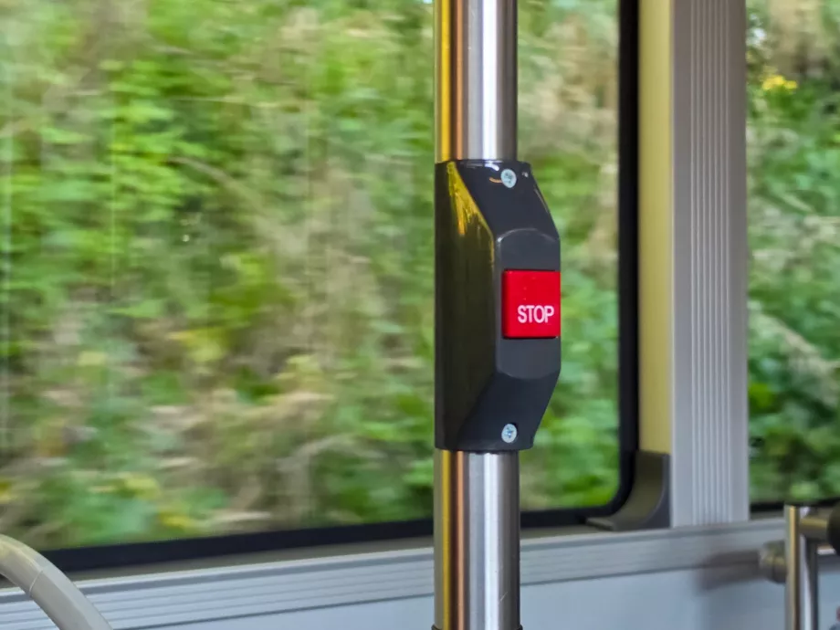 Stopptaste an Stadtbussen