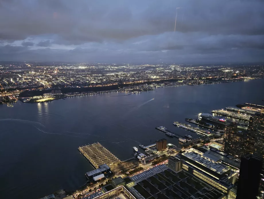 Blick vom inneren Teil des Aussichtspunkts "The Edge"