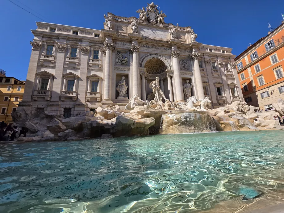 Fontana di Trevi, Blick von der kostenpflichtigen Galerie