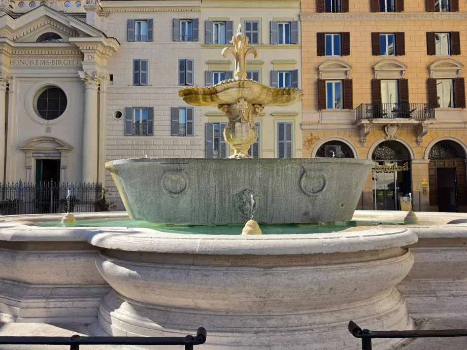Campo de' Fiori, Springbrunnen