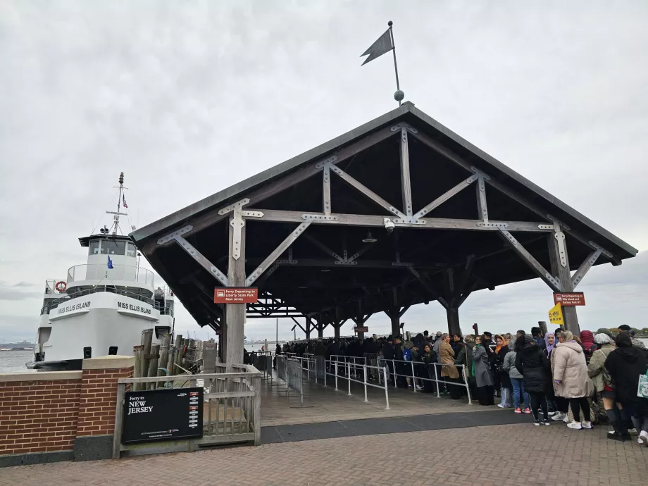 Werft an der Freiheitsstatue
