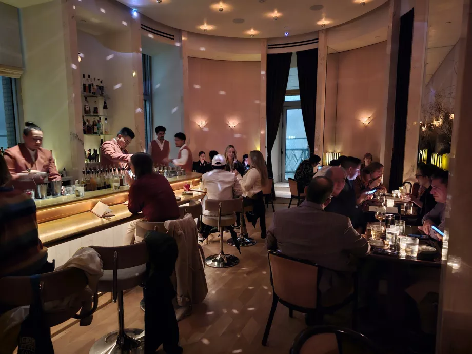 Overstory Bar Umgebung