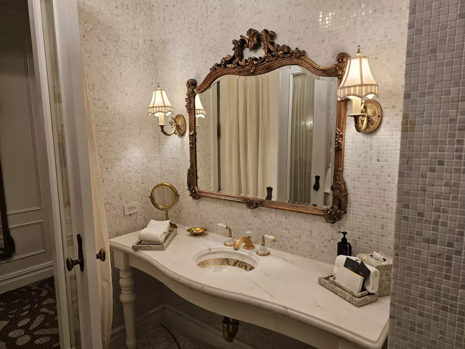 Waschbecken im Badezimmer