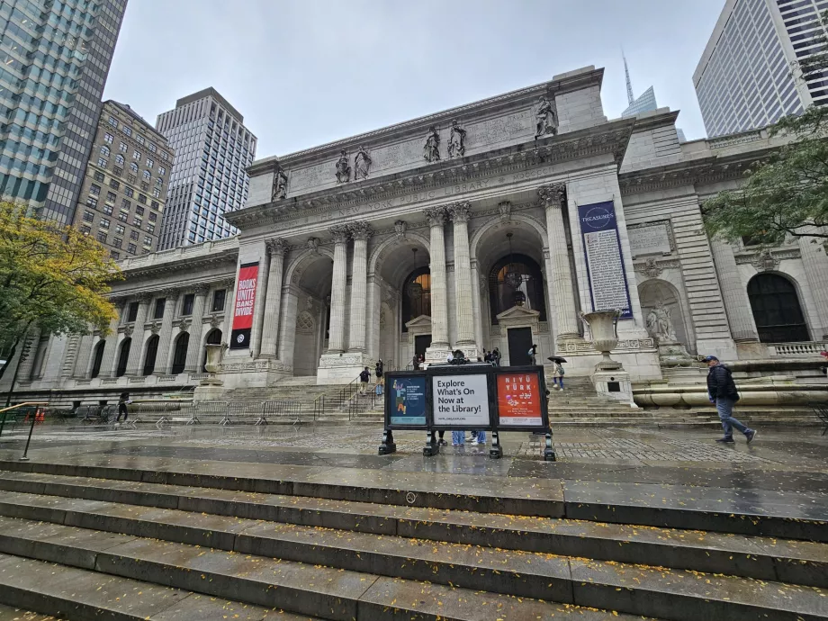 Öffentliche Bibliothek