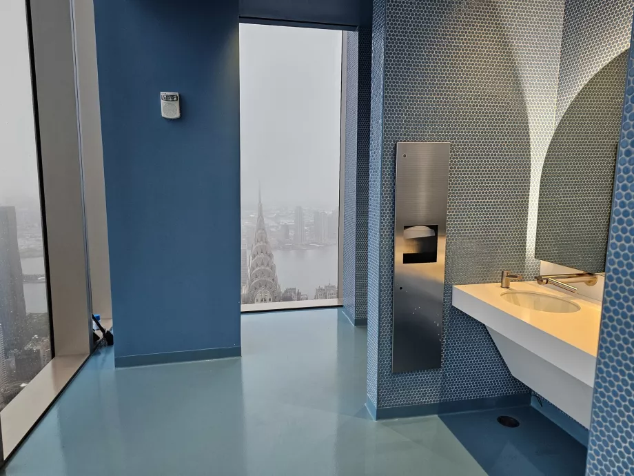 Summit One Vanderbilt, Bäder mit Aussicht