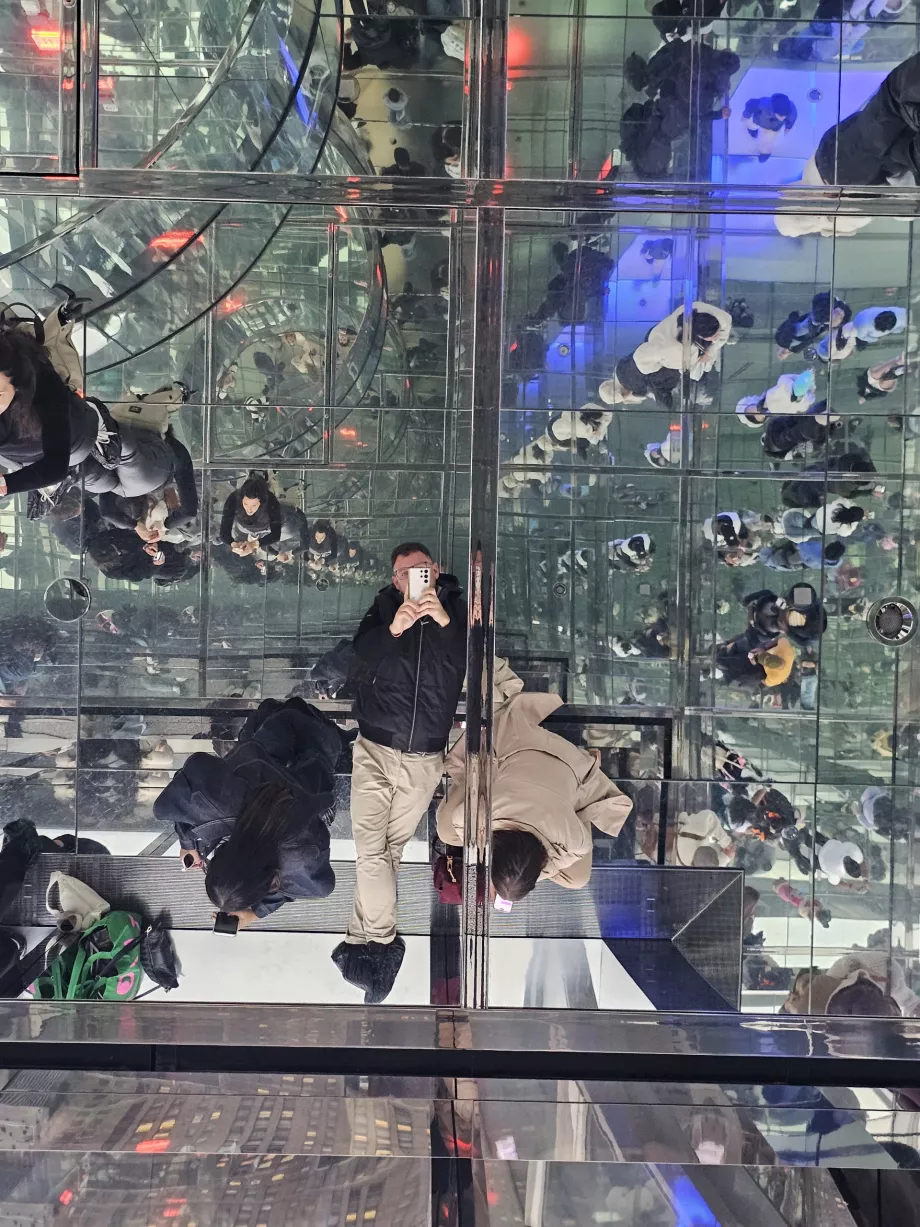 Summit One Vanderbilt, Spiegelsaal