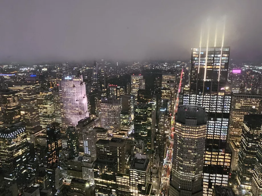 Summit One Vanderbilt, Nachtansicht
