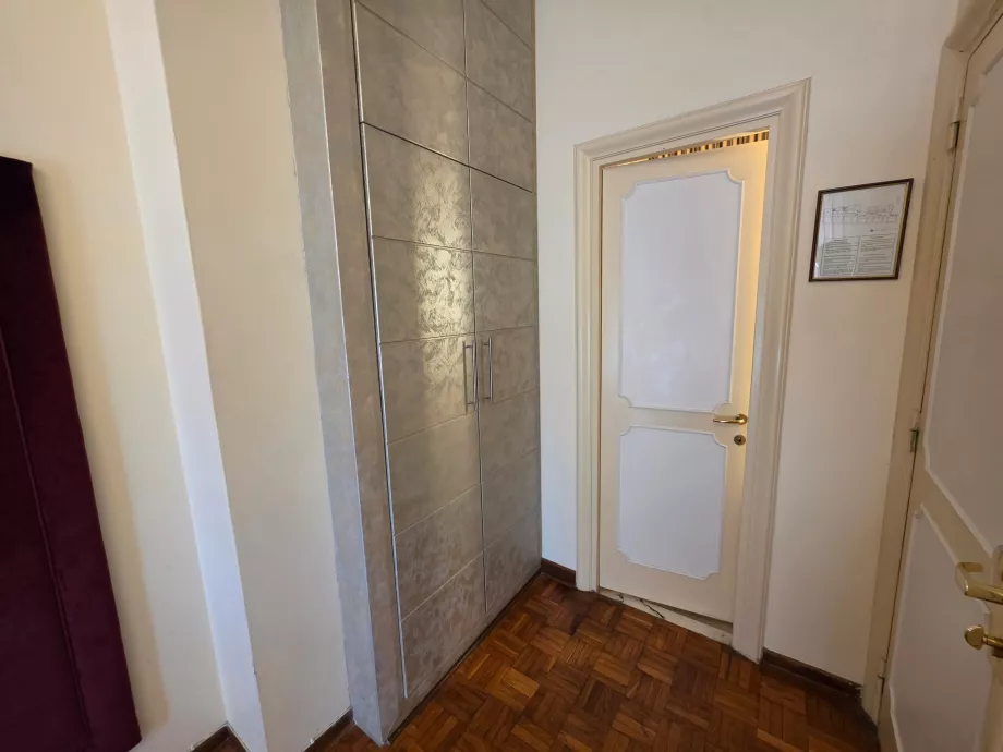 Garderobe im Zimmer