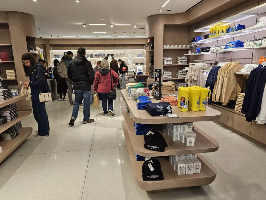 Summit One Vanderbilt, Geschenkeladen