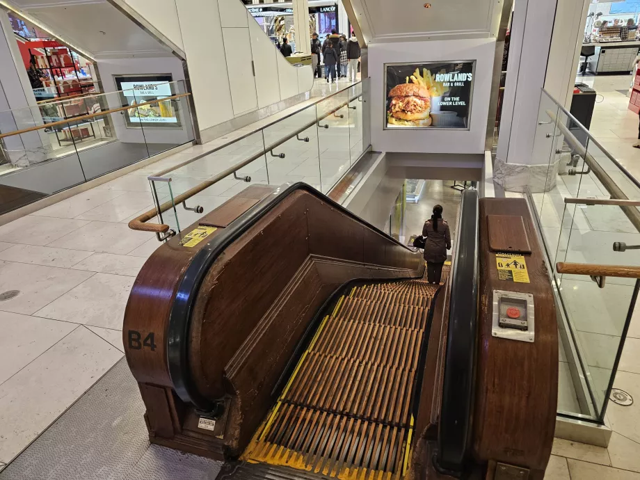 Die älteste Rolltreppe bei Macy's