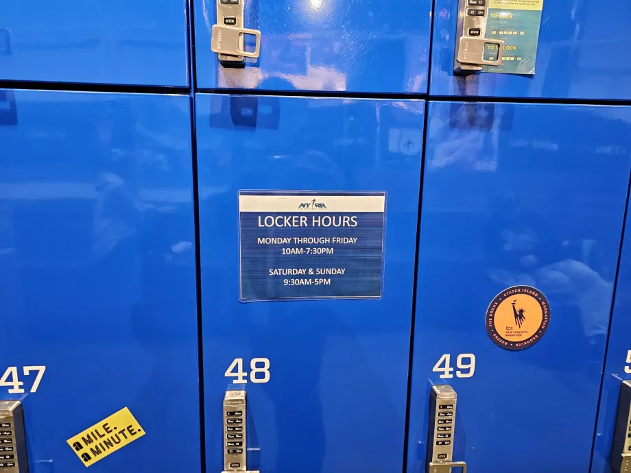 NYRR Zentrum, Gepäckaufbewahrung für Läufer