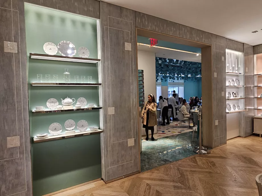Tiffany &amp; Co., Eingang zum Blue Box Café