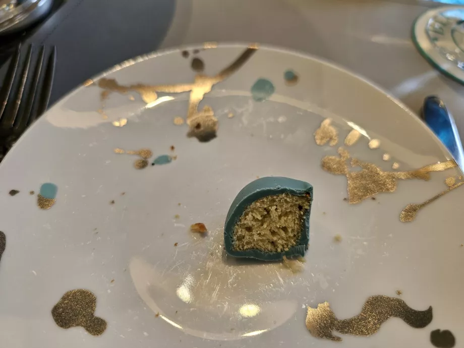 Blue Box, geschnittenes Dessert