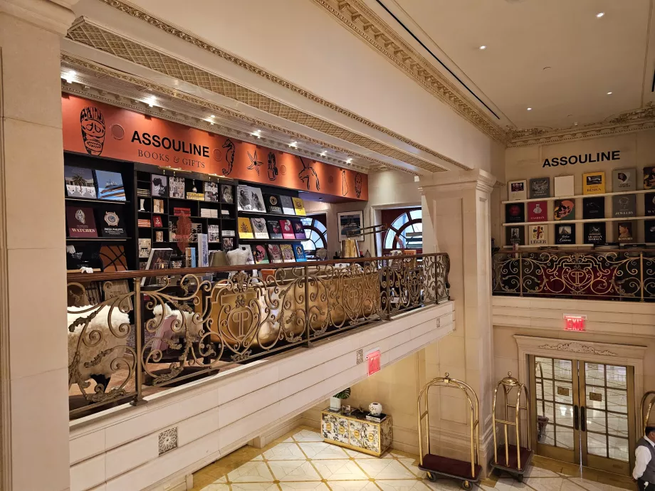 Einkaufen in der Lobby