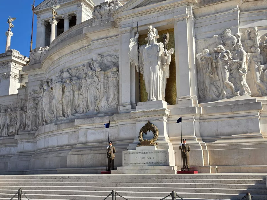 Altare della Patria, Grabmal des unbekannten Soldaten