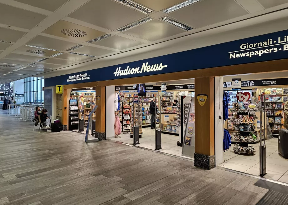 Hudson News, Terminal 1, Abflüge