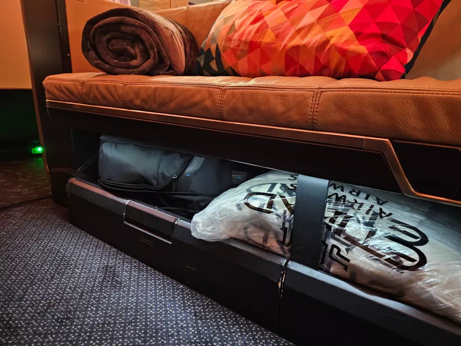 Stauraum unter dem Bett