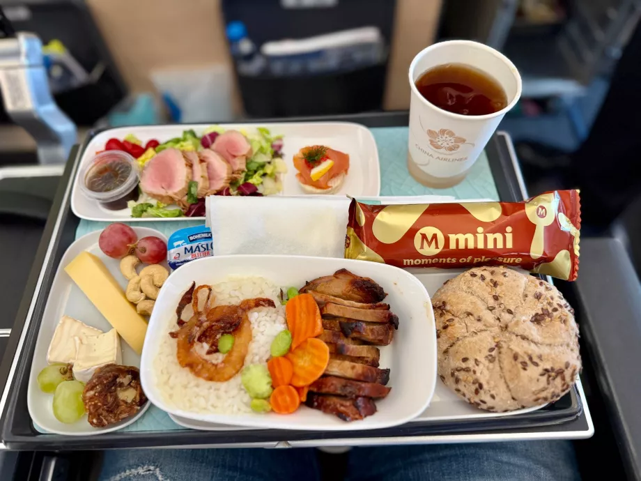 Mahlzeit #1 auf Flug CI68