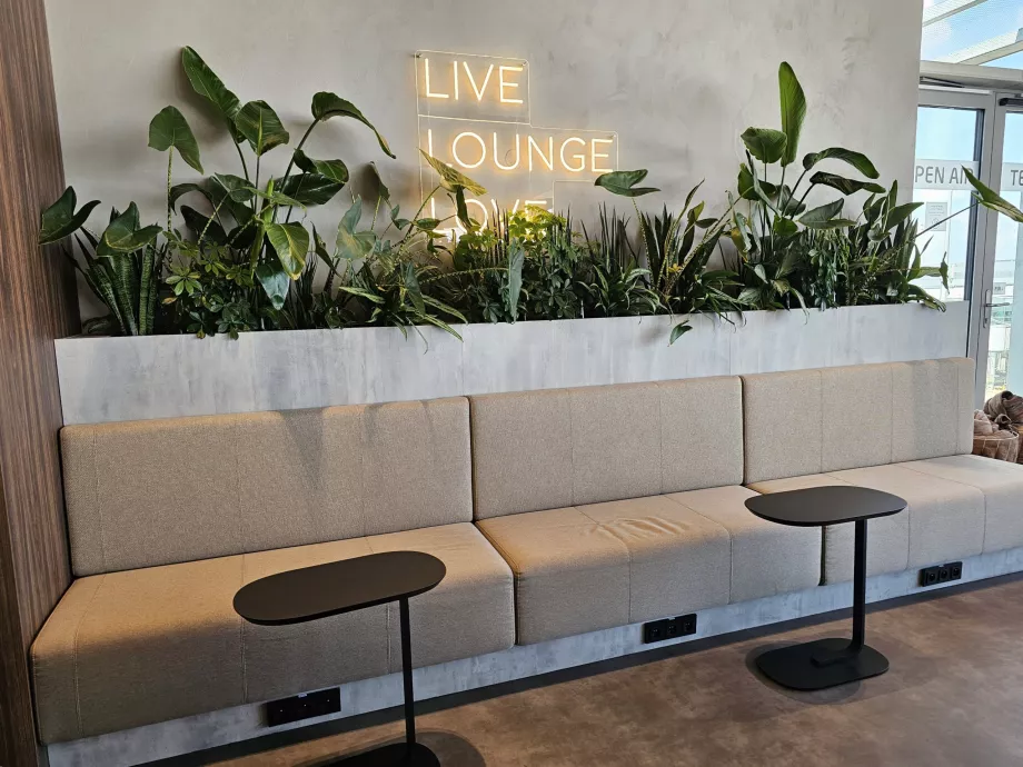 Sitzgelegenheiten in der Lounge