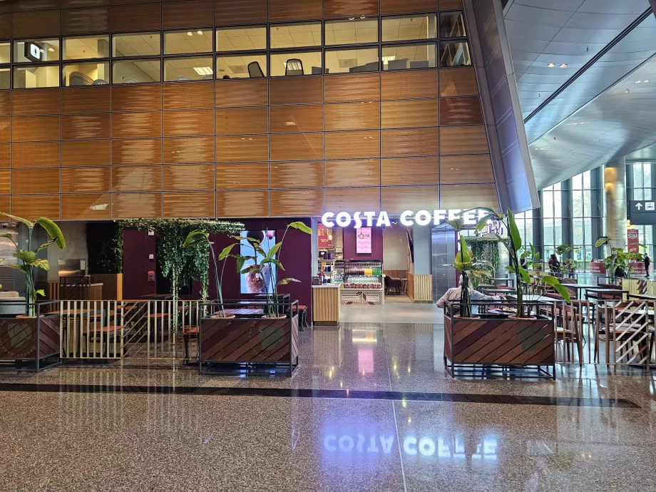 Costa Coffee, öffentlicher Teil der Ankunftshalle