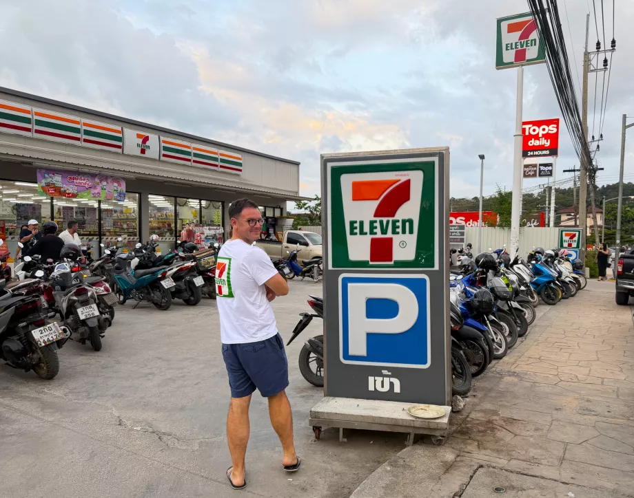 Ich vor 7-Eleven